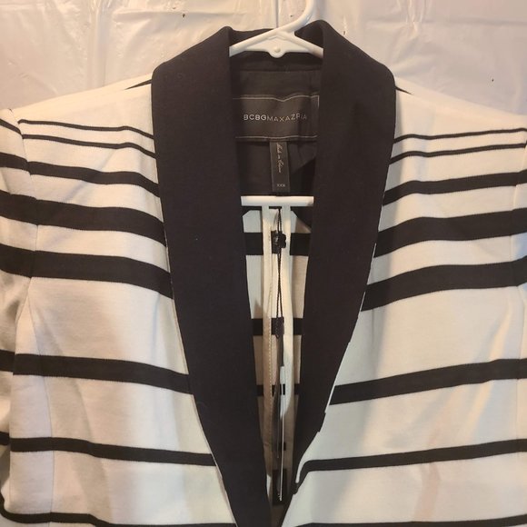 BCBGMAXAZARIA BLACK AND WHITE HORIZONTAL STRIPE BLAZER - Picture 2 of 6